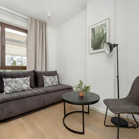 Spacious Family Apartment With Garden & Parking By Noclegi Renters Warsaw Exterior photo