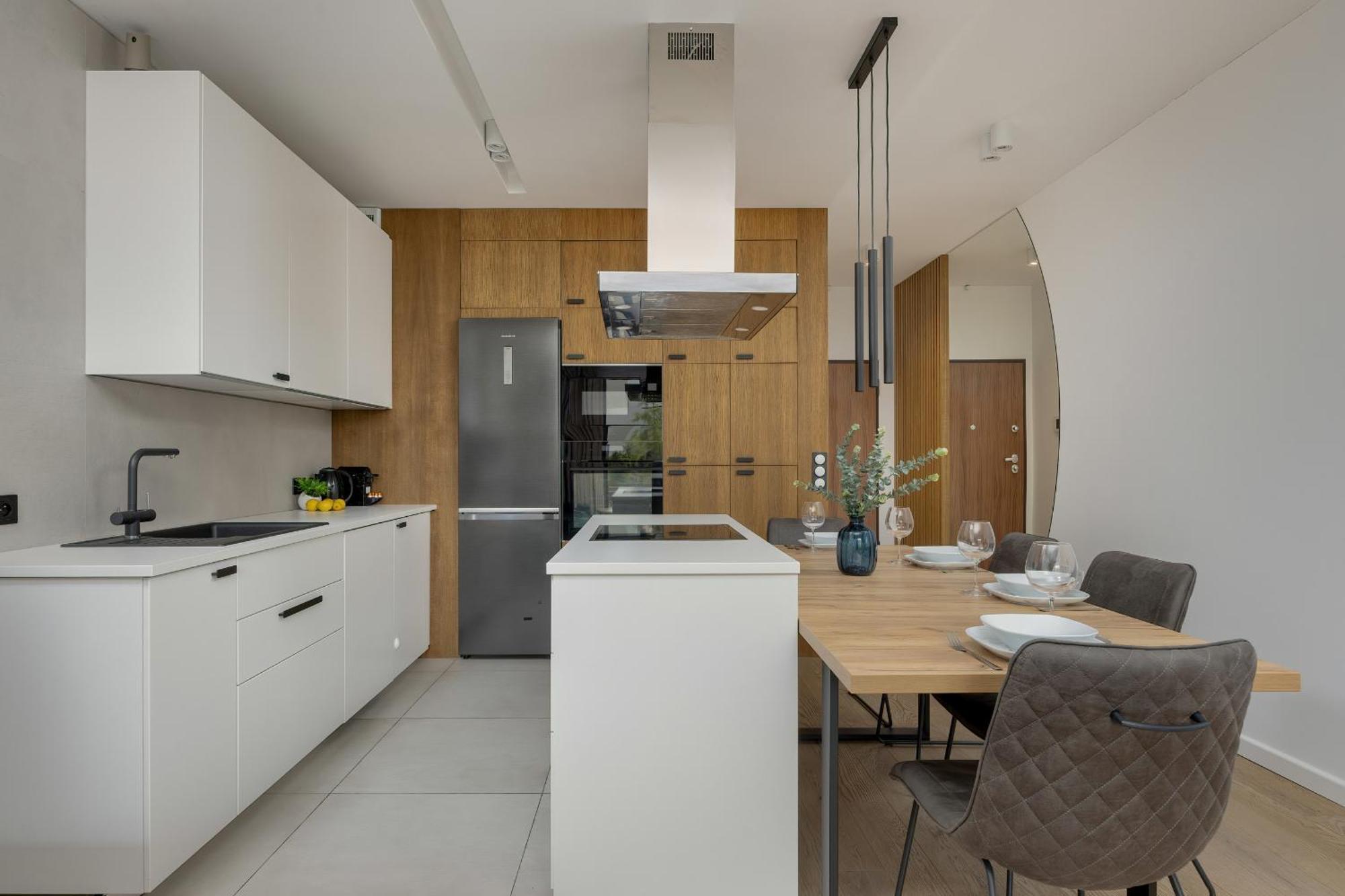 Spacious Family With Garden & Parking By Renters Warschau