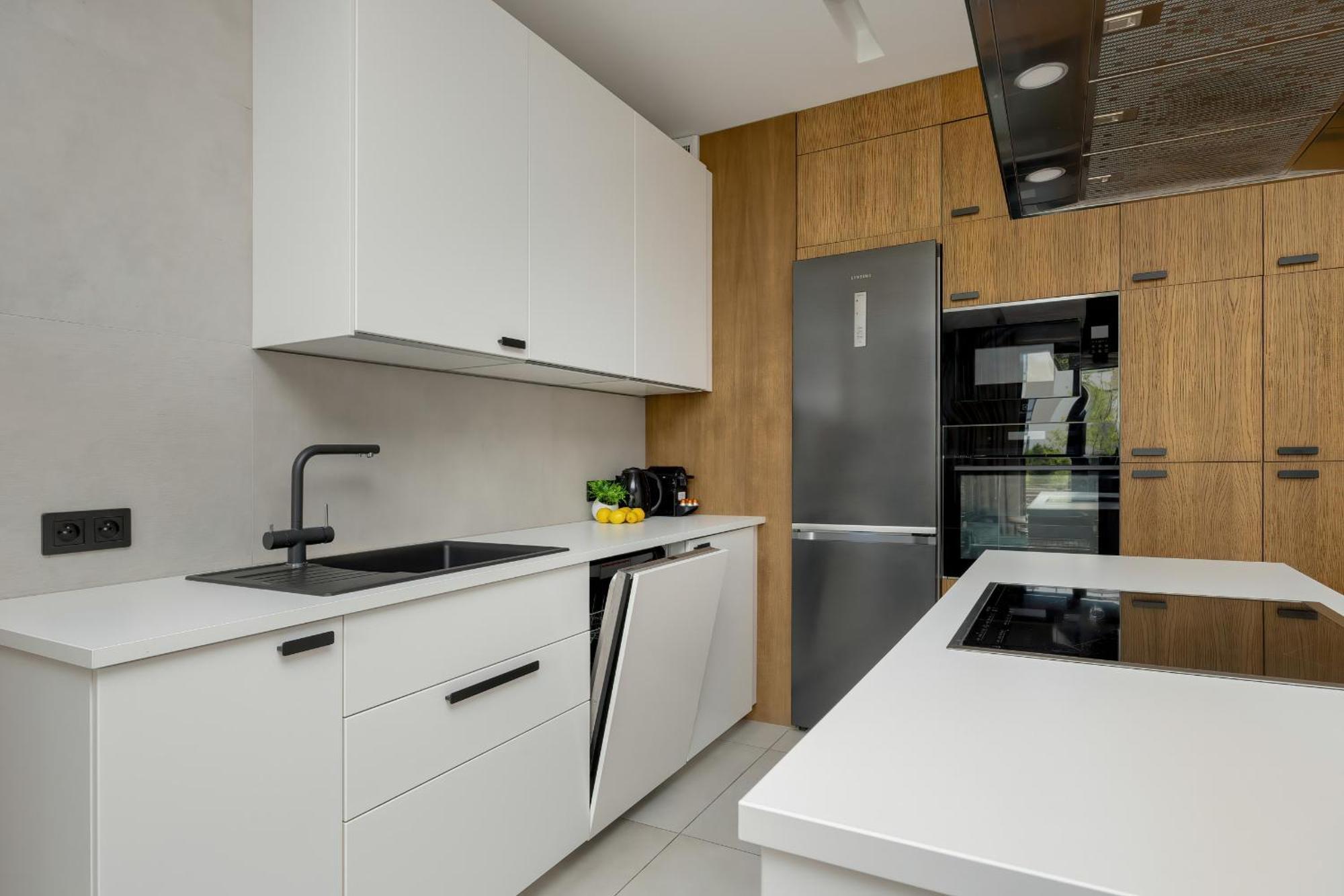 Spacious Family With Garden & Parking By Renters Warschau